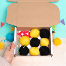 Load image into Gallery viewer, Pom Pom Bee &amp; Daisy Garland Craft Kit
