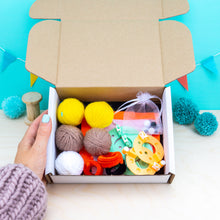 Load image into Gallery viewer, Farmyard Friends Pom Pom Craft Kit
