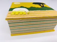 Load image into Gallery viewer, Eco Maximus Conservation Elephant Dung Note Cube
